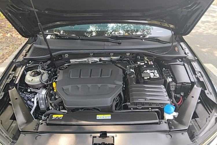 Used Volkswagen Magotan 2023 2 Million Units Commemorative Edition 330TSI DSG Luxury Version Engine Bay