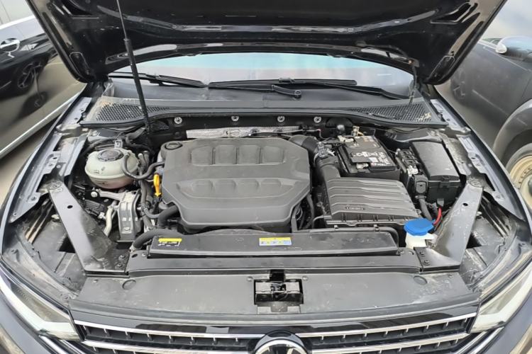 Used Volkswagen Magotan 2023 2 Million Units Commemorative Edition 330TSI DSG Luxury Version Engine Bay