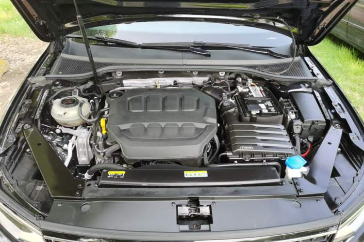 Used Volkswagen Magotan 2023 2 Million Units Limited Edition 330TSI DSG Leading Version Engine Bay