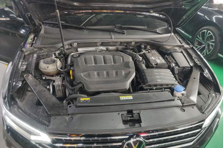 Used Volkswagen Magotan 2023 2 Million Units Commemorative Edition 330TSI DSG Luxury Version Engine Bay