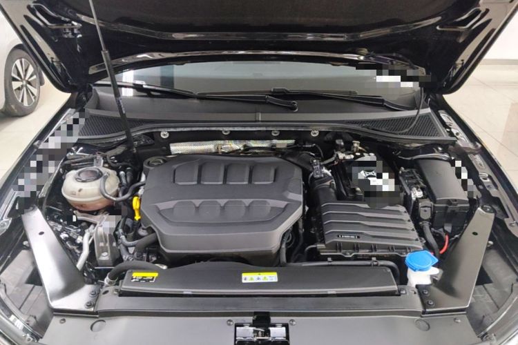 Used Volkswagen Magotan 2023 2 Million Units Limited Edition 330TSI DSG Leading Version Engine Bay