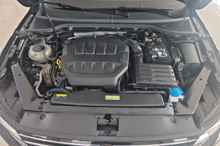 Used Volkswagen Magotan 2023 2 Million Units Limited Edition 330TSI DSG Leading Version Engine Bay