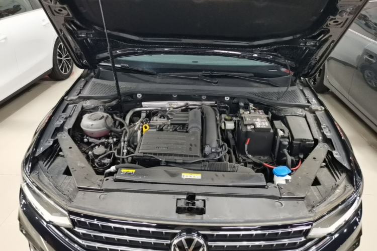 Used Volkswagen Magotan 2023 2 Million Units Limited-Edition 280TSI DSG Comfort Version Engine Bay