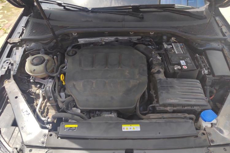 Used Volkswagen Magotan 2023 2 Million Units Limited Edition 330TSI DSG Leading Version Engine Bay