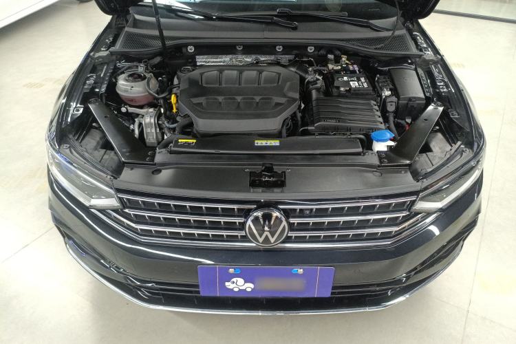 Used Volkswagen Magotan 2023 2 Million Units Commemorative Edition 330TSI DSG Luxury Version Engine Bay