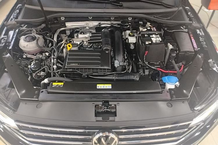 Used Volkswagen Magotan 2023 2 Million Units Limited-Edition 280TSI DSG Comfort Version Engine Bay