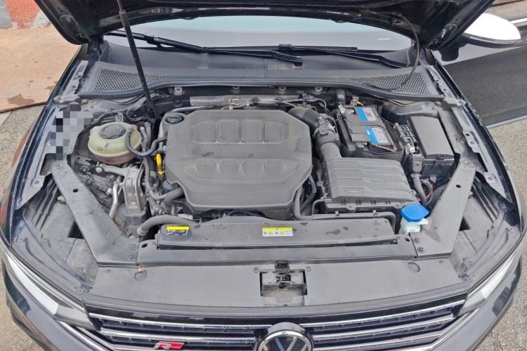 Used Volkswagen Magotan 2023 2 Million Units Commemorative Edition 330TSI DSG Luxury Version Engine Bay