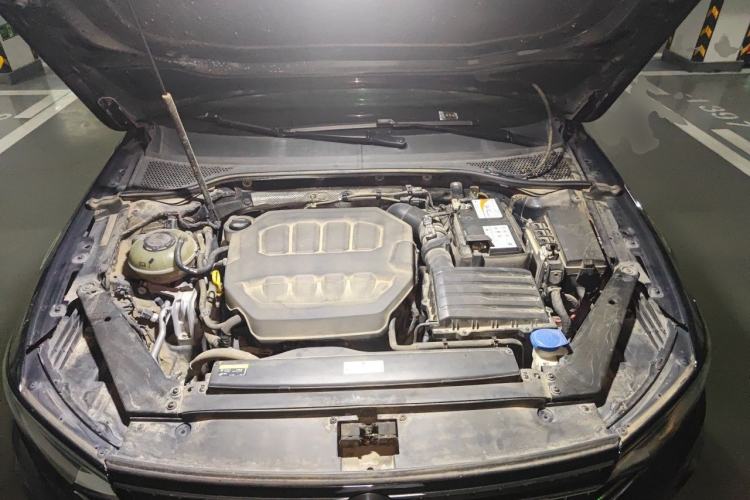 Used Volkswagen Magotan 2023 2 Million Units Commemorative Edition 330TSI DSG Luxury Version Engine Bay