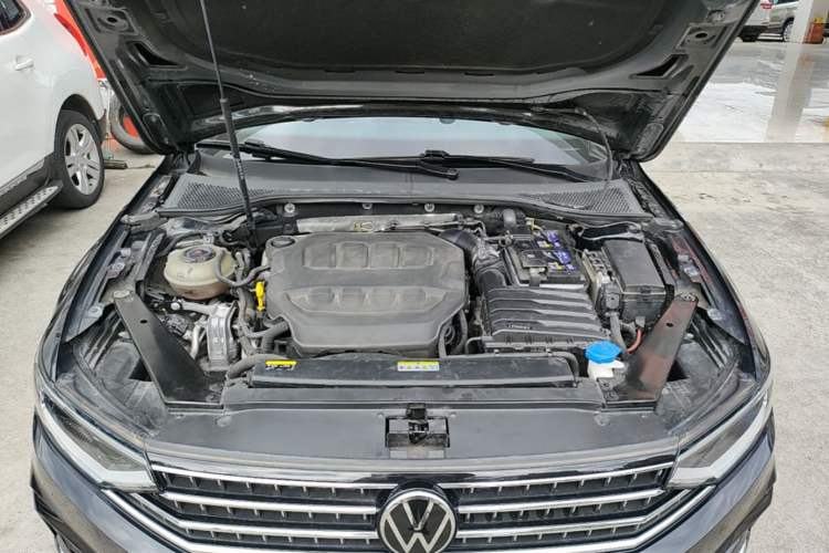 Used Volkswagen Magotan 2023 2 Million Units Limited Edition 330TSI DSG Leading Version Engine Bay