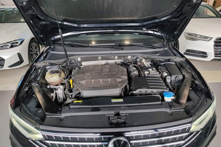 Used Volkswagen Magotan 2023 2 Million Units Commemorative Edition 330TSI DSG Luxury Version Engine Bay
