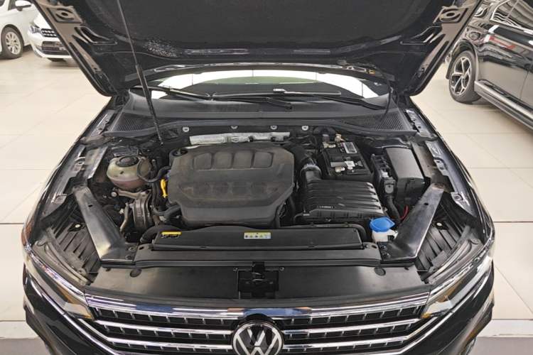 Used Volkswagen Magotan 2023 2 Million Units Limited-Edition 380TSI DSG Flagship Version Engine Bay