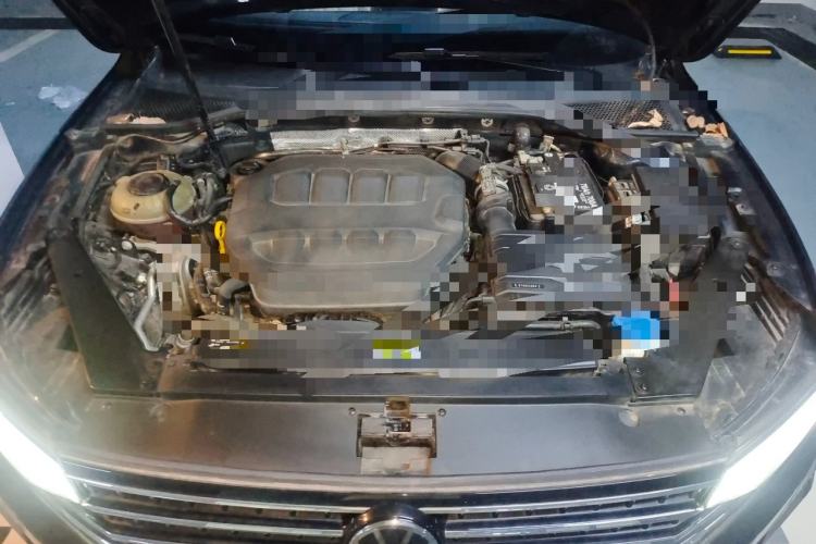 Used Volkswagen Magotan 2023 2 Million Units Commemorative Edition 330TSI DSG Luxury Version Engine Bay