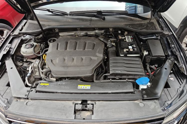 Used Volkswagen Magotan 2023 2 Million Units Commemorative Edition 330TSI DSG Luxury Version Engine Bay