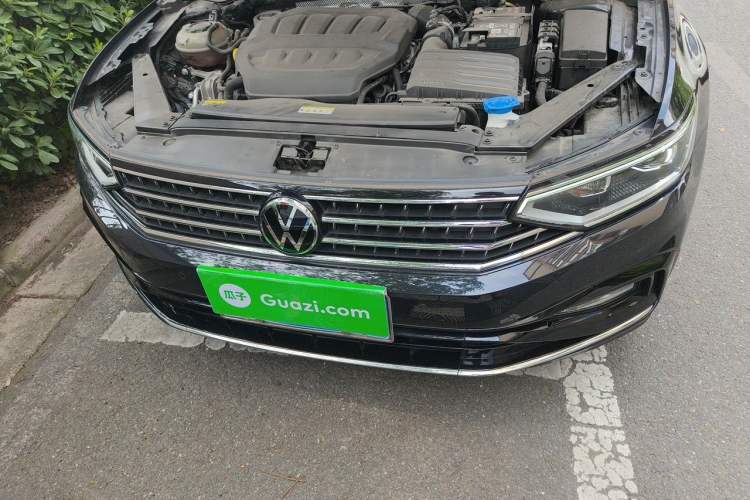 Used Volkswagen Magotan 2023 2 Million Units Limited Edition 330TSI DSG Leading Version Engine Bay