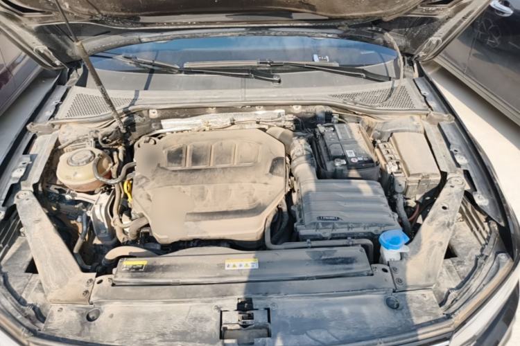 Used Volkswagen Magotan 2023 2 Million Units Limited Edition 330TSI DSG Leading Version Engine Bay