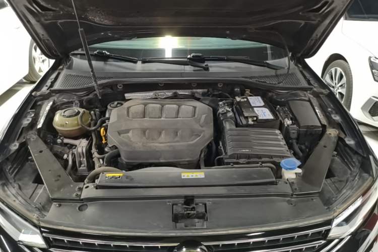 Used Volkswagen Magotan 2023 2 Million Units Commemorative Edition 330TSI DSG Luxury Version Engine Bay