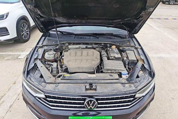 Used Volkswagen Magotan 2023 2 Million Units Commemorative Edition 330TSI DSG Luxury Version Engine Bay