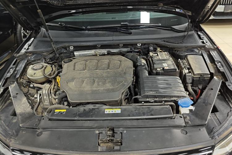Used Volkswagen Magotan 2023 2 Million Units Limited Edition 330TSI DSG Leading Version Engine Bay