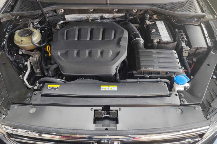 Used Volkswagen Magotan 2023 2 Million Units Limited-Edition 380TSI DSG Flagship Version Engine Bay