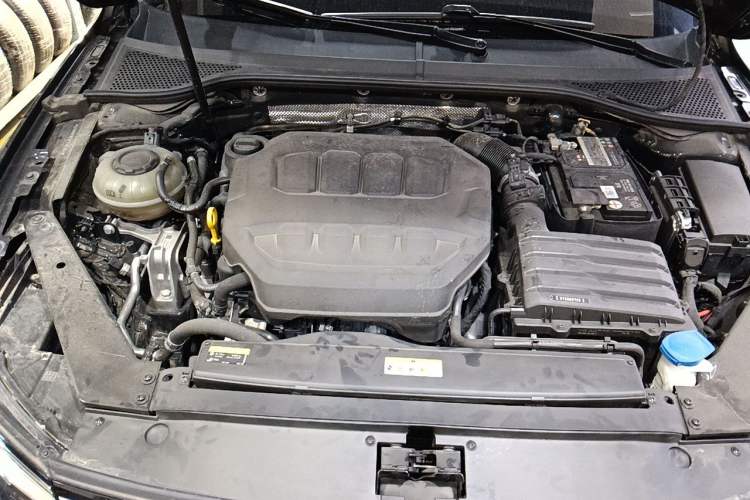 Used Volkswagen Magotan 2023 2 Million Units Commemorative Edition 330TSI DSG Luxury Version Engine Bay