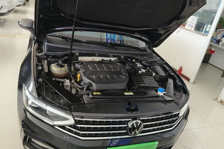 Used Volkswagen Magotan 2023 2 Million Units Commemorative Edition 330TSI DSG Luxury Version Engine Bay