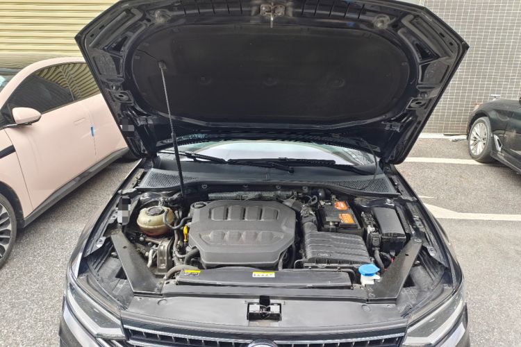 Used Volkswagen Magotan 2023 2 Million Units Commemorative Edition 330TSI DSG Luxury Version Engine Bay