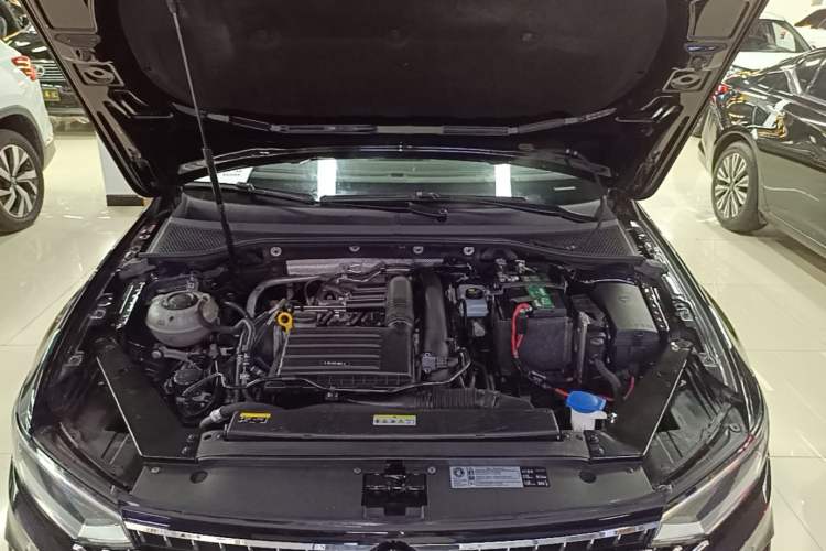 Used Volkswagen Magotan 2023 2 Million Units Limited Edition 280TSI DSG Leading Version Engine Bay