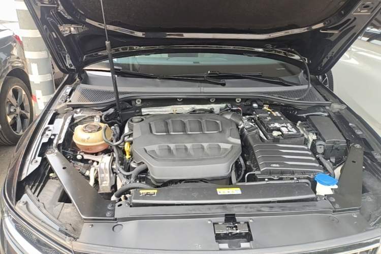 Used Volkswagen Magotan 2023 2 Million Units Commemorative Edition 330TSI DSG Luxury Version Engine Bay
