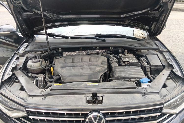 Used Volkswagen Magotan 2023 2 Million Units Commemorative Edition 330TSI DSG Luxury Version Engine Bay