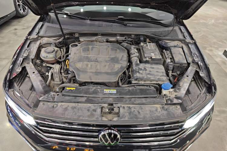 Used Volkswagen Magotan 2023 2 Million Units Limited Edition 330TSI DSG Leading Version Engine Bay