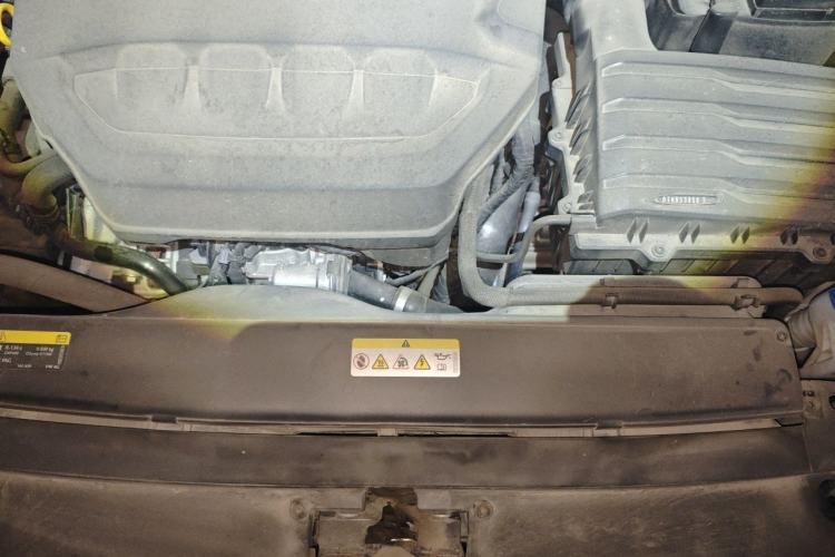 Used Volkswagen Magotan 2023 2 Million Units Commemorative Edition 330TSI DSG Luxury Version Engine Bay