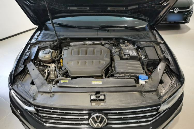 Used Volkswagen Magotan 2023 2 Million Units Commemorative Edition 330TSI DSG Luxury Version Engine Bay