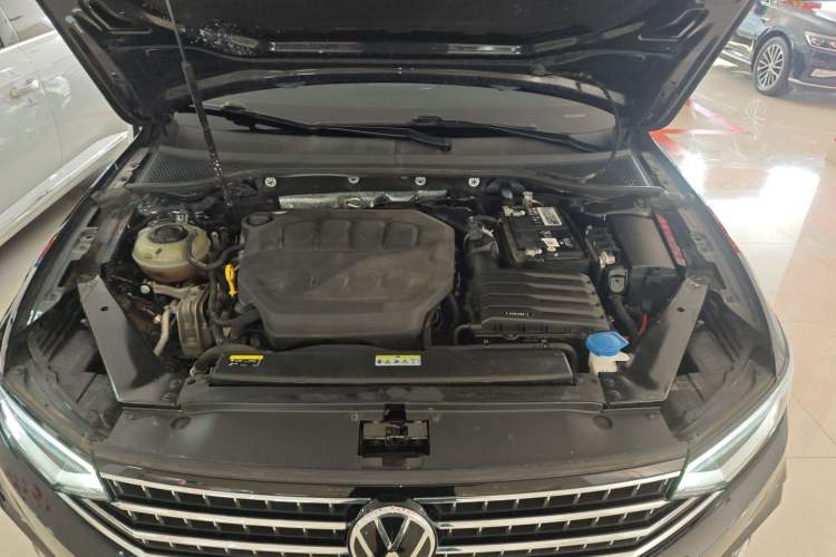 Used Volkswagen Magotan 2023 2 Million Units Limited Edition 330TSI DSG Leading Version Engine Bay