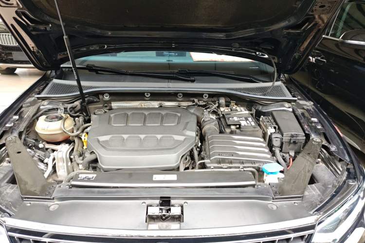 Used Volkswagen Magotan 2023 2 Million Units Commemorative Edition 330TSI DSG Luxury Version Engine Bay
