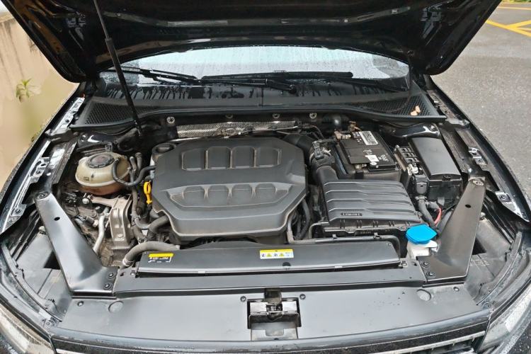 Used Volkswagen Magotan 2023 2 Million Units Commemorative Edition 330TSI DSG Luxury Version Engine Bay