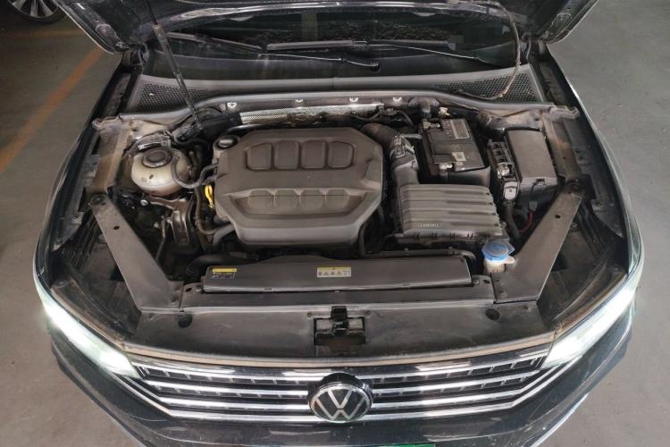 Used Volkswagen Magotan 2023 2 Million Units Commemorative Edition 330TSI DSG Luxury Version Engine Bay