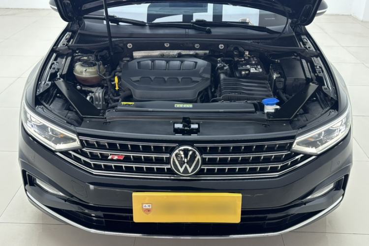 Used Volkswagen Magotan 2023 2 Million Units Commemorative Edition 330TSI DSG Luxury Version Engine Bay