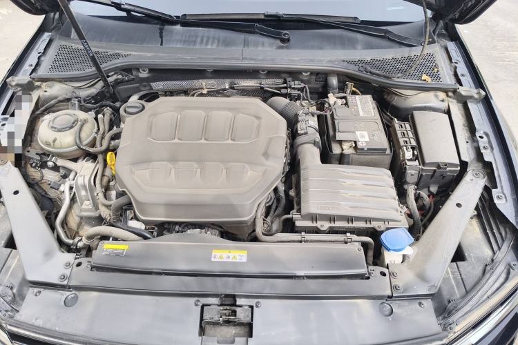Used Volkswagen Magotan 2023 2 Million Units Limited Edition 330TSI DSG Leading Version Engine Bay