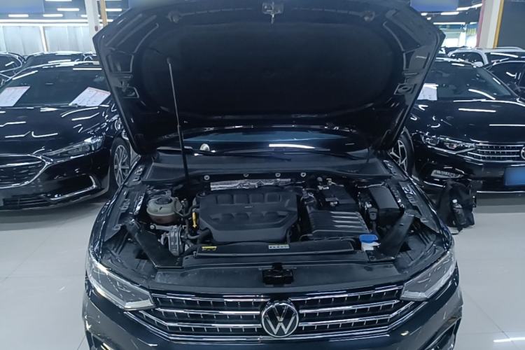 Used Volkswagen Magotan 2023 2 Million Units Limited Edition 330TSI DSG Leading Version Engine Bay
