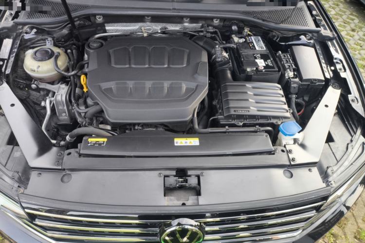 Used Volkswagen Magotan 2023 2 Million Units Commemorative Edition 330TSI DSG Luxury Version Engine Bay
