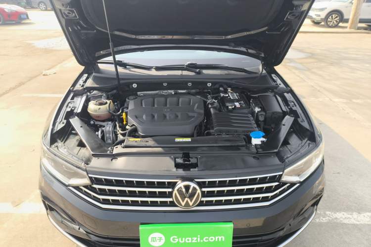 Used Volkswagen Magotan 2023 2 Million Units Limited Edition 330TSI DSG Leading Version Engine Bay