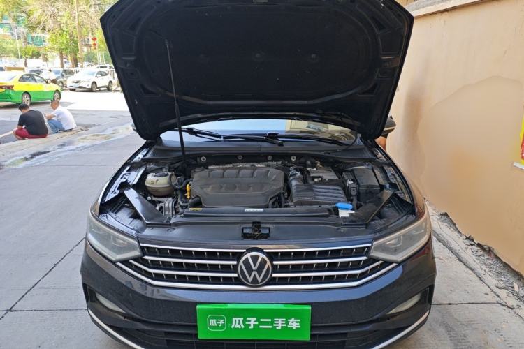 Used Volkswagen Magotan 2023 2 Million Units Commemorative Edition 330TSI DSG Luxury Version Engine Bay
