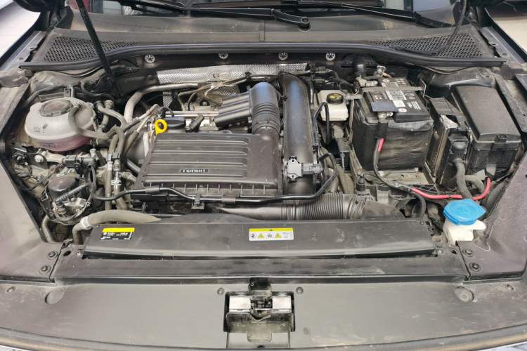 Used Volkswagen Magotan 2023 2 Million Units Limited-Edition 280TSI DSG Comfort Version Engine Bay