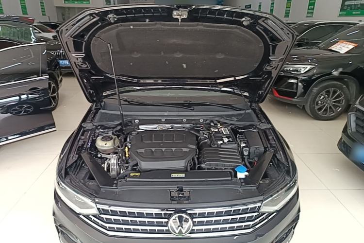 Used Volkswagen Magotan 2023 2 Million Units Commemorative Edition 330TSI DSG Luxury Version Engine Bay