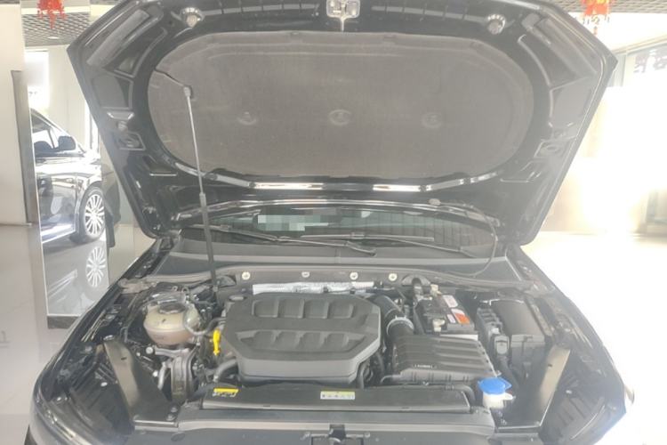 Used Volkswagen Magotan 2023 2 Million Units Limited-Edition 380TSI DSG Flagship Version Engine Bay