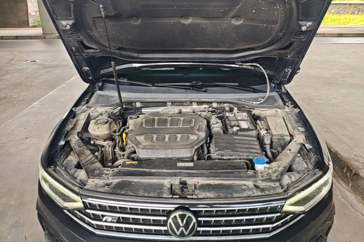 Used Volkswagen Magotan 2023 2 Million Units Limited Edition 330TSI DSG Leading Version Engine Bay