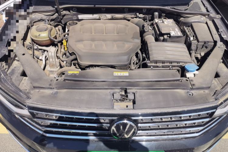 Used Volkswagen Magotan 2023 2 Million Units Commemorative Edition 330TSI DSG Luxury Version Engine Bay