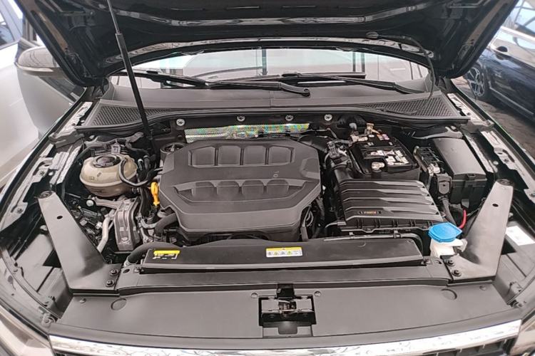 Used Volkswagen Magotan 2023 2 Million Units Limited Edition 330TSI DSG Leading Version Engine Bay