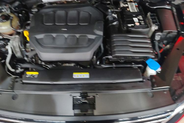 Used Volkswagen Magotan 2023 2 Million Units Limited Edition 330TSI DSG Leading Version Engine Bay