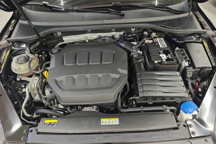 Used Volkswagen Magotan 2023 2 Million Units Commemorative Edition 330TSI DSG Luxury Version Engine Bay